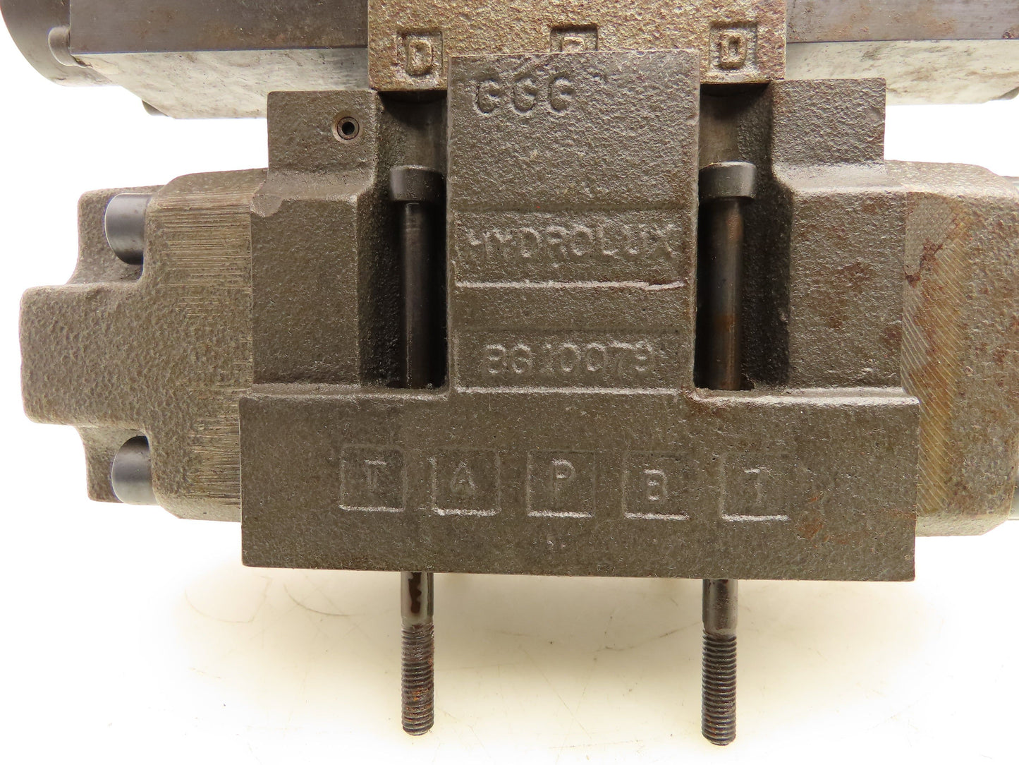 Husky Hydrolux Moog WEH43P10A03CSBN Directional Solenoid Valve K-WE43P06C08PC0BN