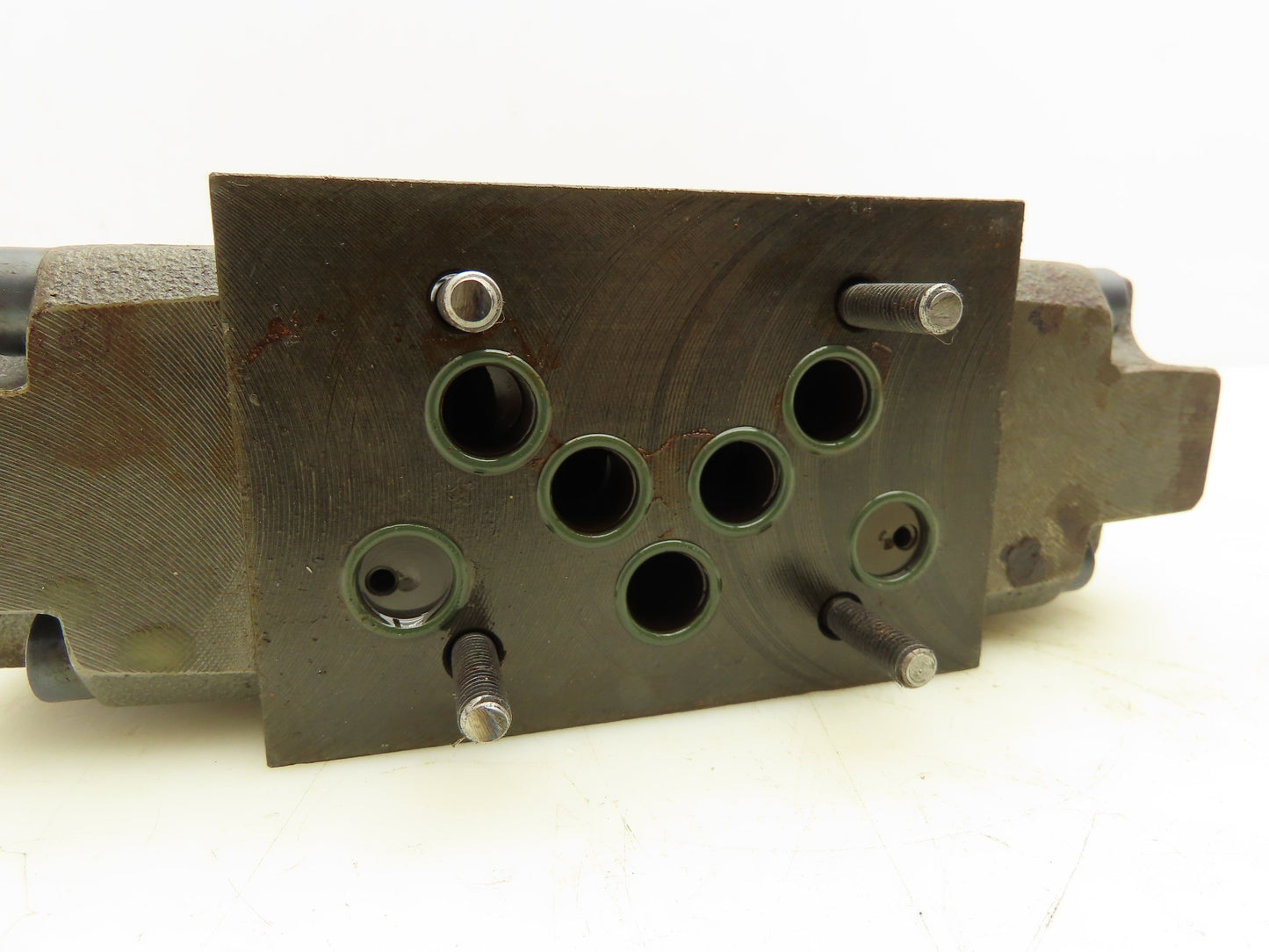 Husky Hydrolux Moog WEH43P10A03CSBN Directional Solenoid Valve K-WE43P06C08PC0BN