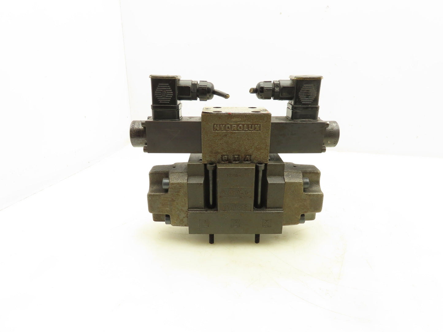 Husky Hydrolux Moog WEH43P10A03CSBN Directional Solenoid Valve K-WE43P06C08PC0BN