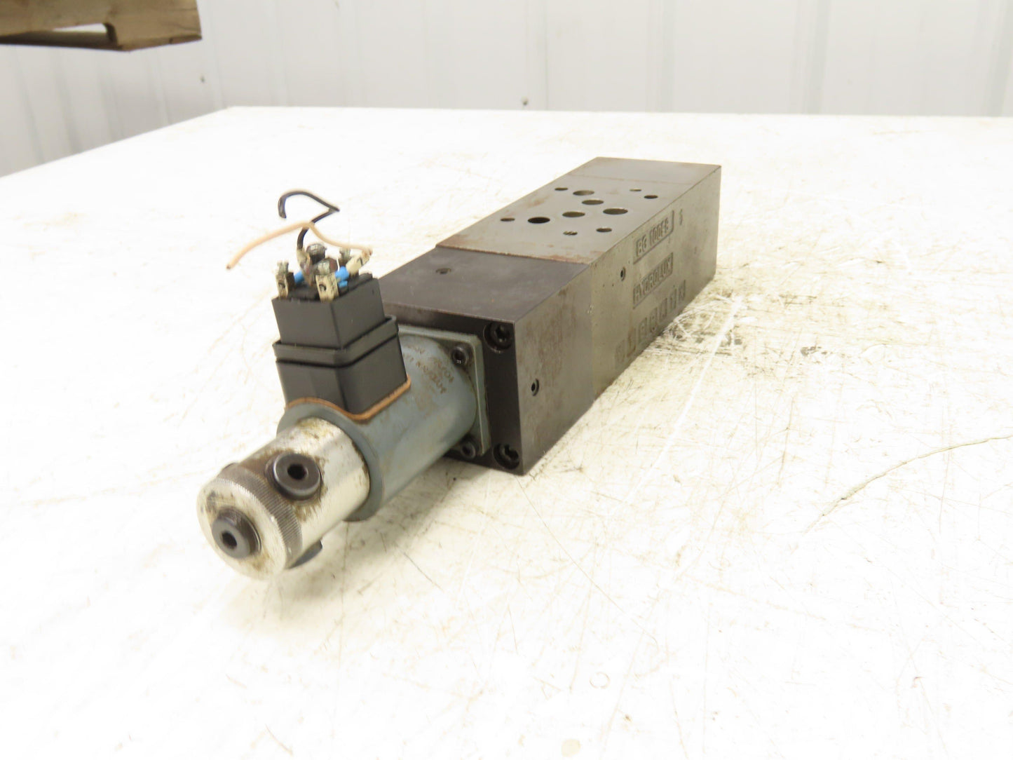 Husky Hydrolux ZFDPCMEP10PPA4EK0ZS3B/DME210 Hydraulic Proportional Valve