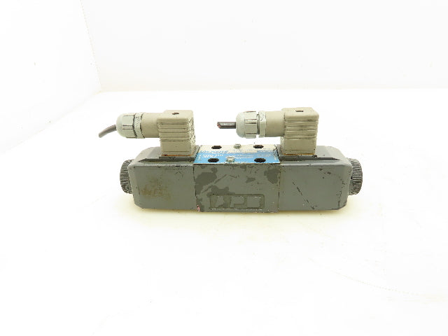 Vickers DG4V-3-6C-M-U-HL7-60 Directional Control Solenoid Valve 24VDC
