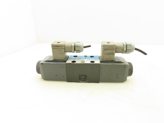 Vickers DG4V-3-6C-M-U-HL7-60 Directional Control Solenoid Valve 24VDC