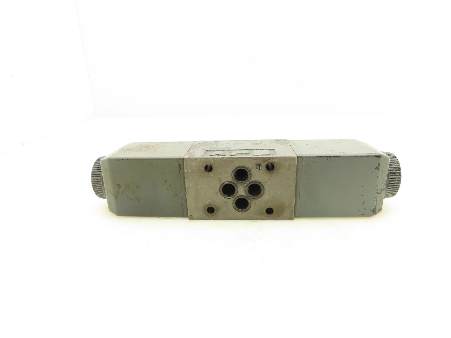 Vickers DG4V-3-6C-M-U-HL7-60 Directional Control Solenoid Valve 24VDC