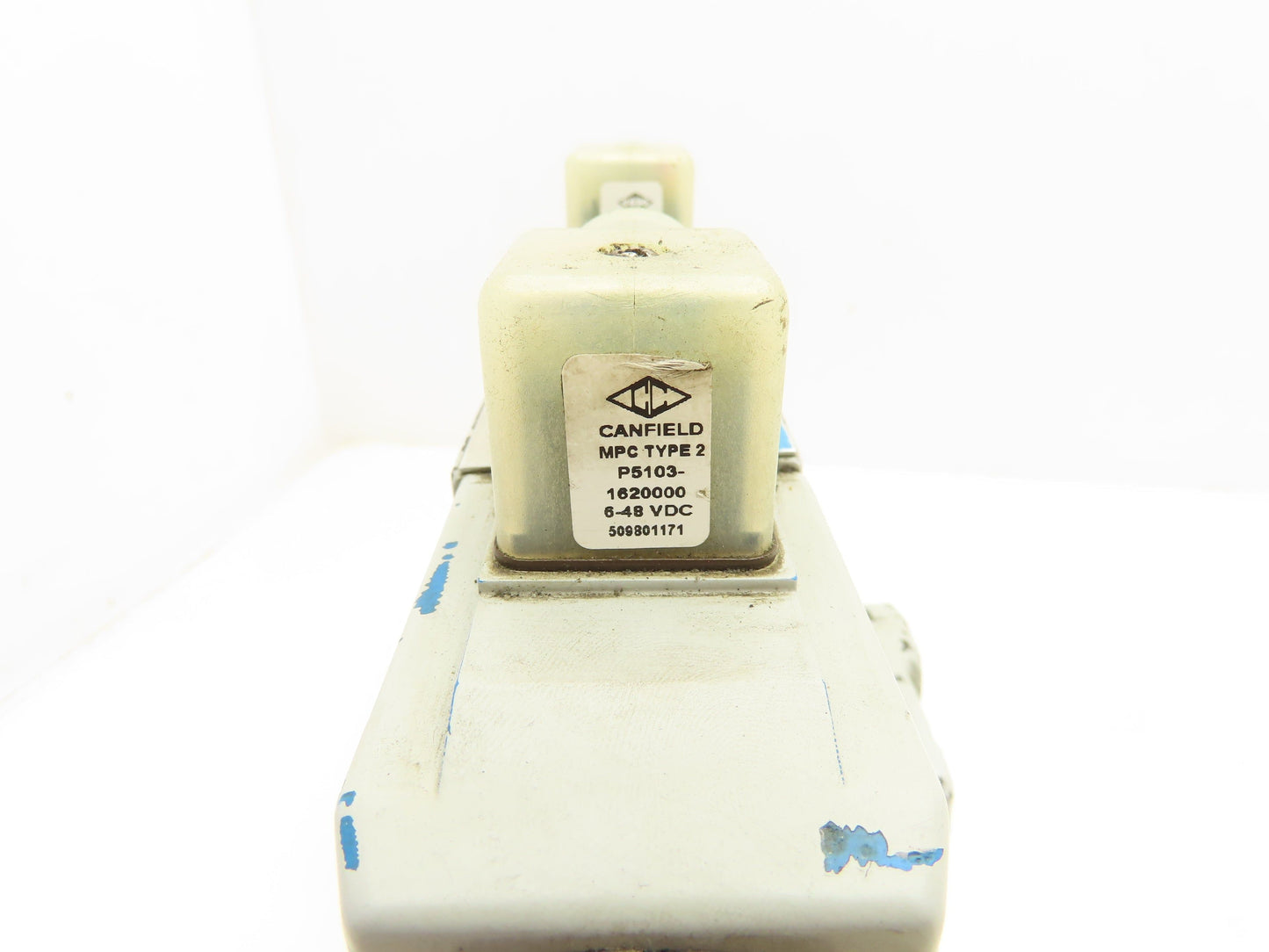 Vickers DG5V-8-H-31C-E-T-M-U-HL-B13-10 Directional Control Solenoid Valve 24V