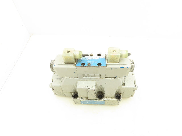 Vickers DG5V-8-H-31C-E-T-M-U-HL-B13-10 Directional Control Solenoid Valve 24V