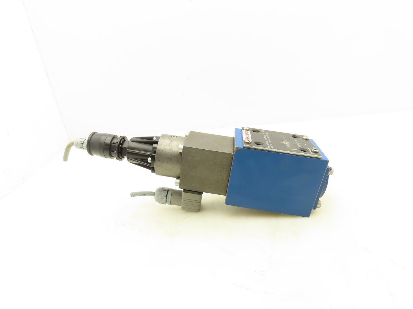 Rexroth 4WRE 10 EA64-14/24K4/M-468 Proportional Directional Valve R900965507