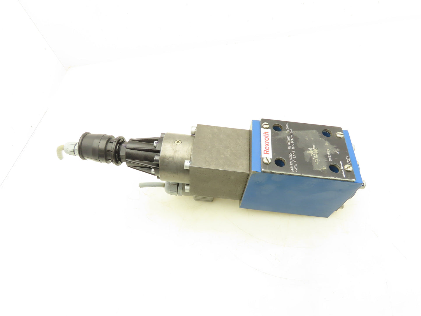 Rexroth 4WRE 10 EA64-14/24K4/M-468 Proportional Directional Valve R900965507