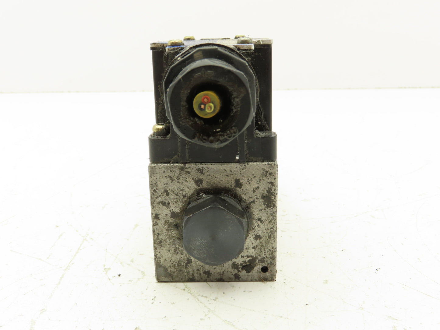 Tokimec DG4V-3-24A-M-P7-H-7-52 Directional Control Single Solenoid Valve 4/2 24V