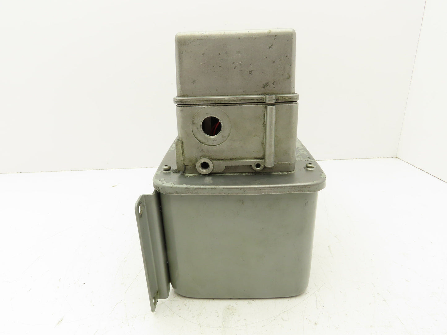 Showa LCB4 7661 Lubrication Oil Pump Machine Oiler 6L Steel Tank 0.1 L/Min 200V