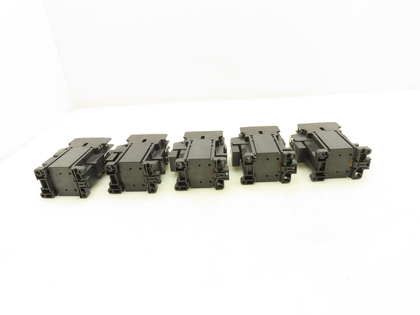 Fuji Electric SC-0/G Contactor 24V Coil 600V 5HP Lot of 5