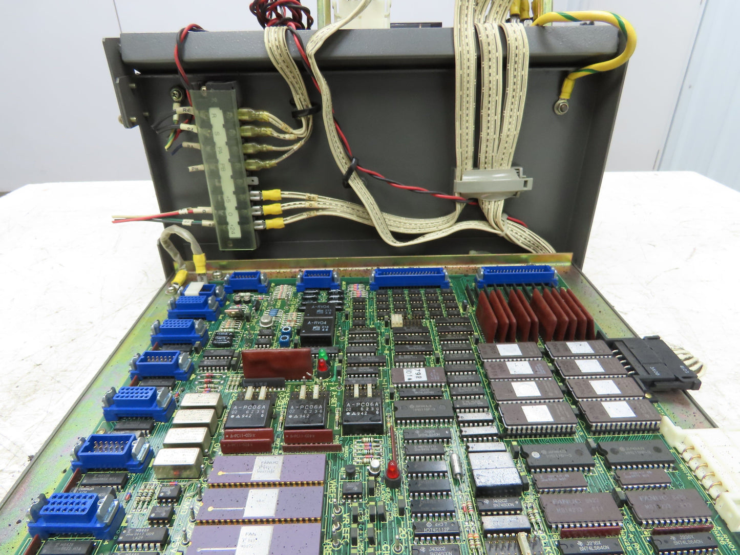 Fanuc A02B-0058-B501 PLC Power Supply Controller Unit Chassis