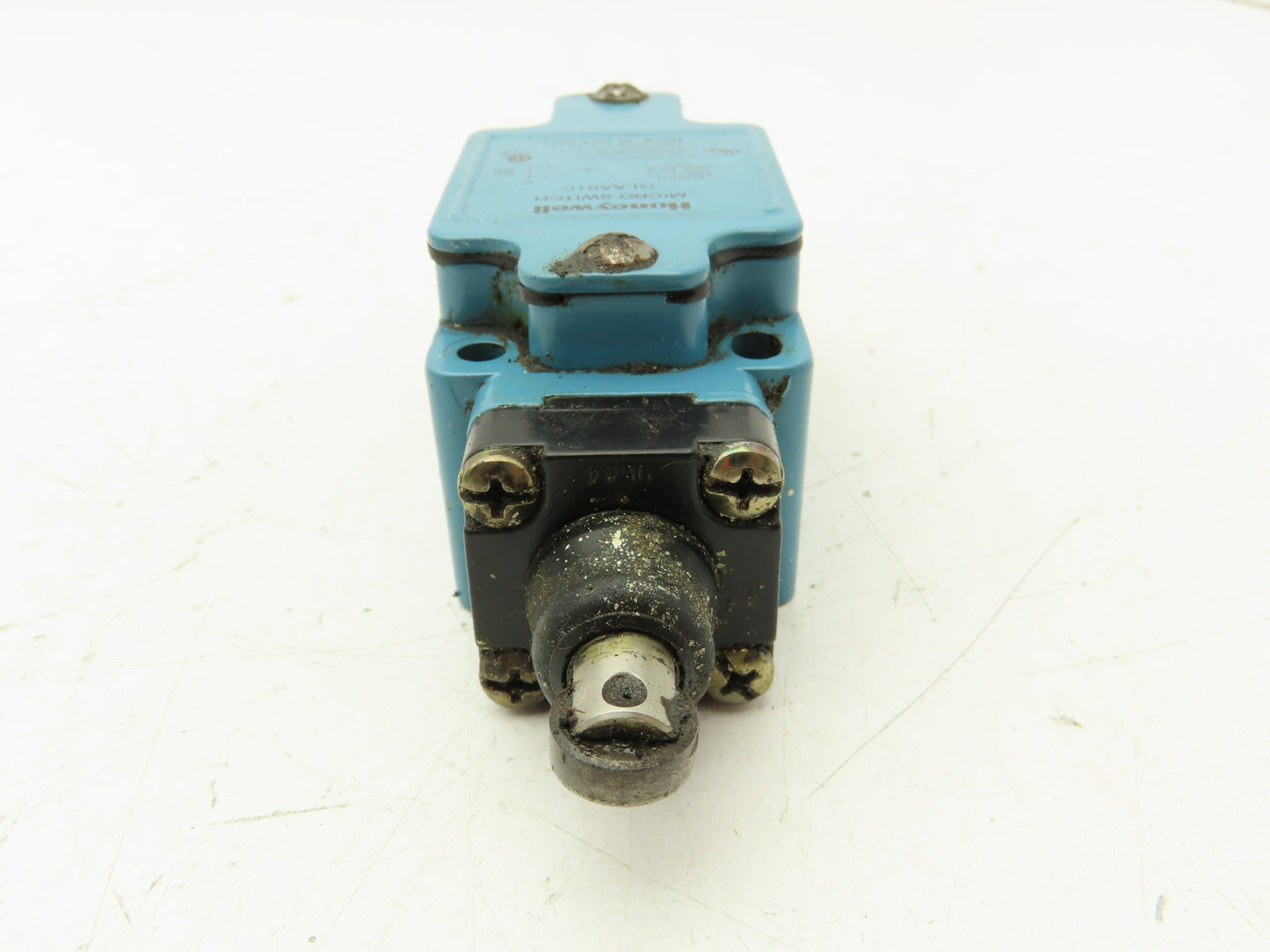 Honeywell GLAA01C Micro Switch Limit Switch Plunger Roller Style NO/NC