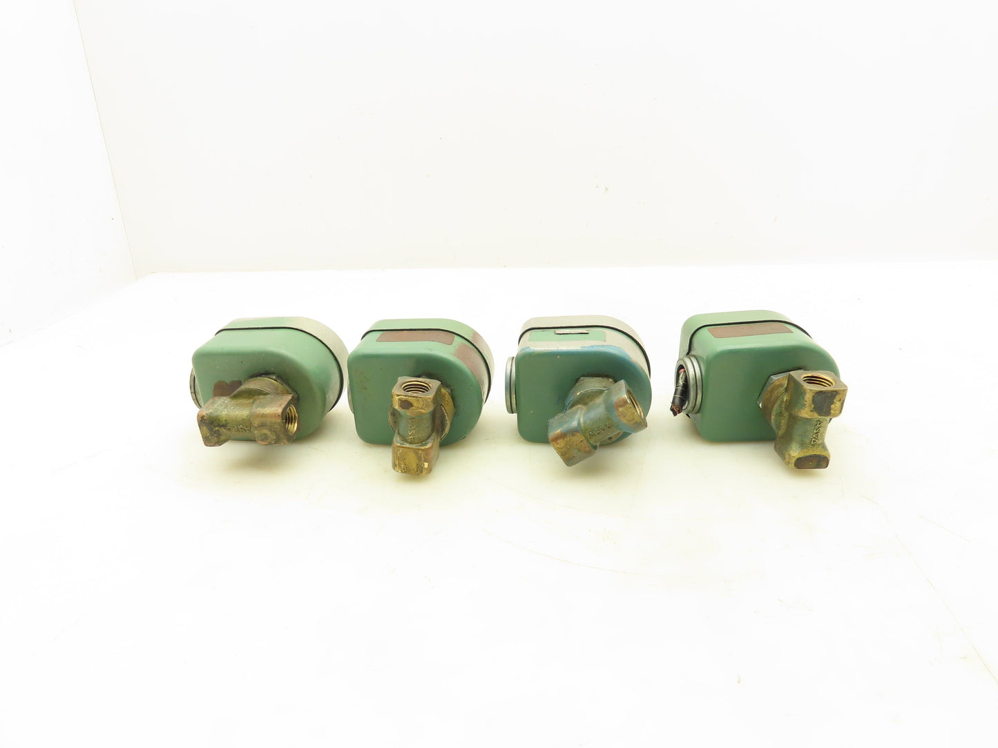 Asco 8262A212 Solenoid Valve 120V 1/4" NPT Lot of 4