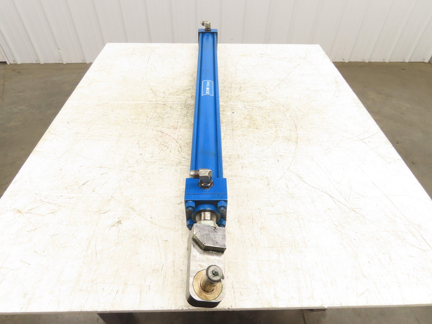 Vickers Hydraulic Cylinder 2.5" Bore 34" Stroke 3000psi Clevis Mount CDT4MP1