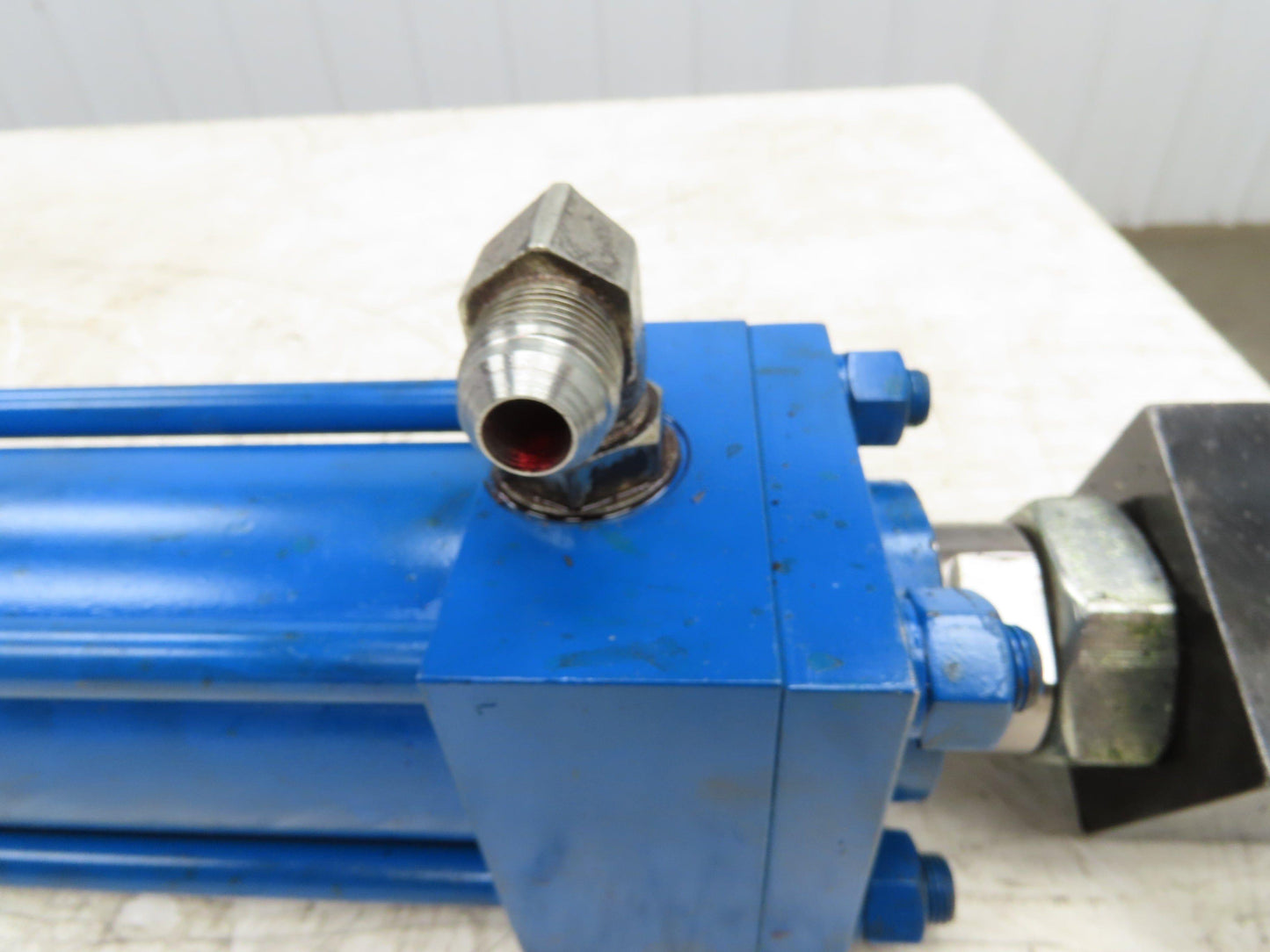 Vickers Hydraulic Cylinder 2.5" Bore 34" Stroke 3000psi Clevis Mount CDT4MP1
