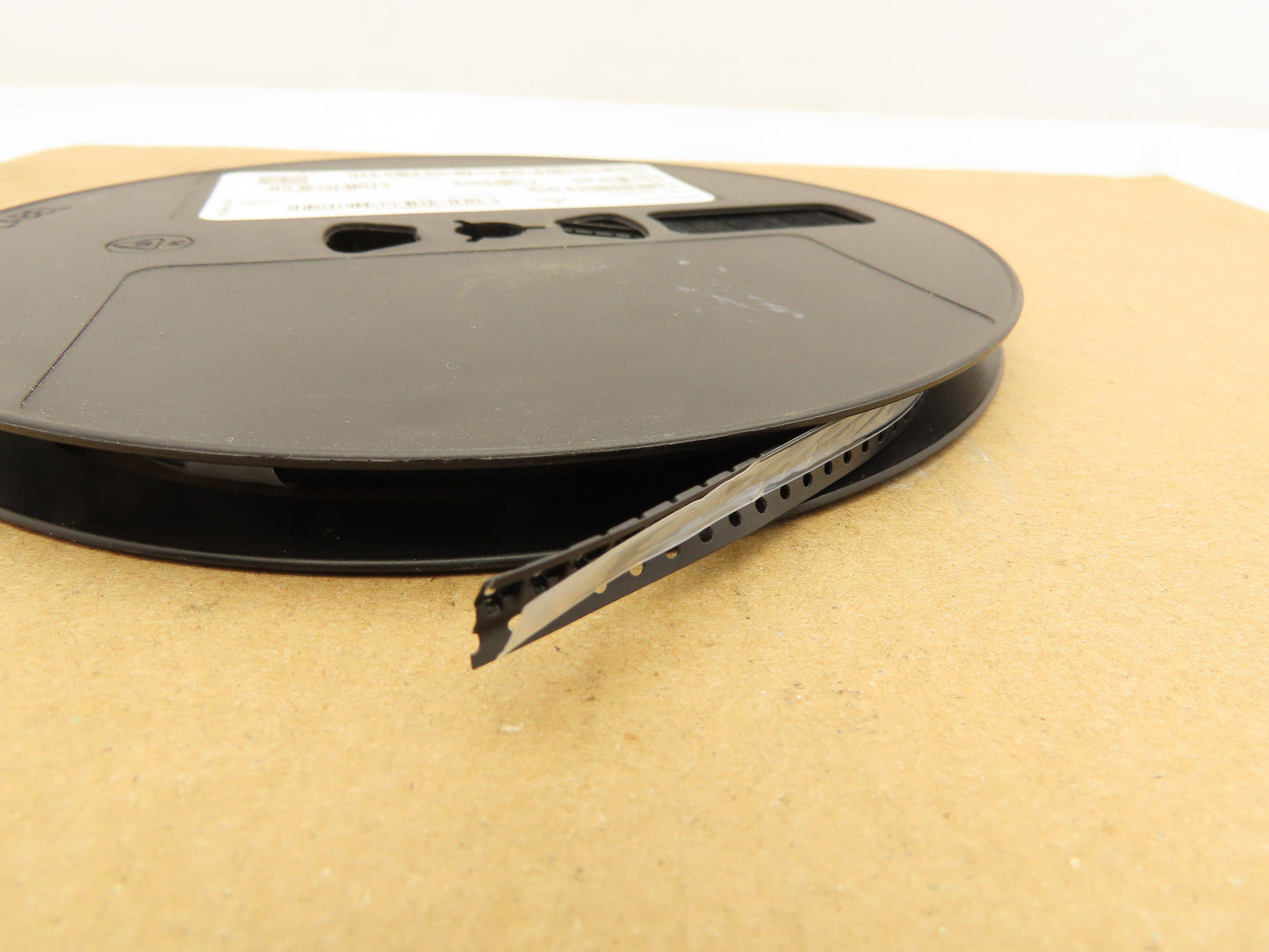 Infineon SMBT3904E6327 Bipolar Transistors Array 3000 Pieces