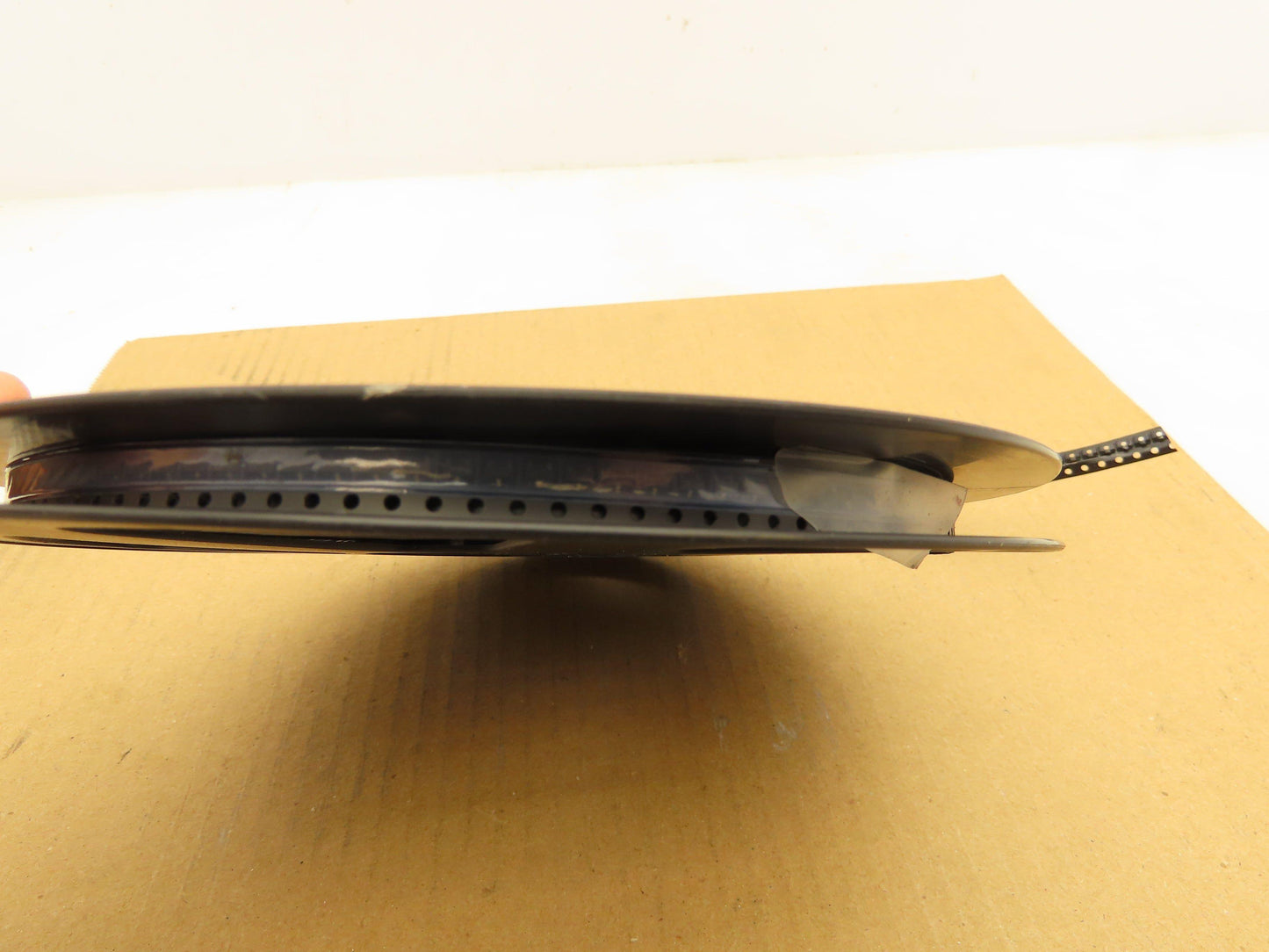 Infineon SMBT3904E6327 Bipolar Transistors Array 3000 Pieces