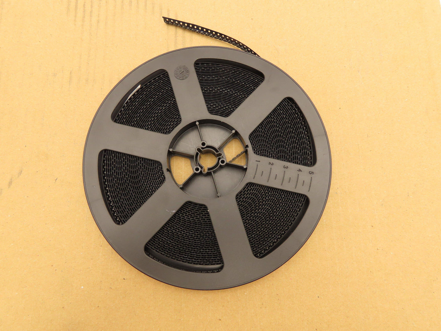 Infineon SMBT3904E6327 Bipolar Transistors Array 3000 Pieces