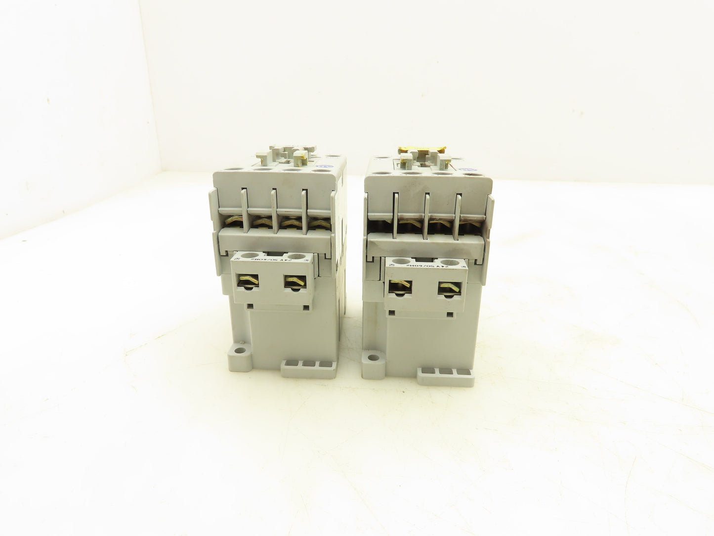 Allen-Bradley 100-C09*10 Contactor 600VAC 25A 24V Coil Series A Lot Of 2