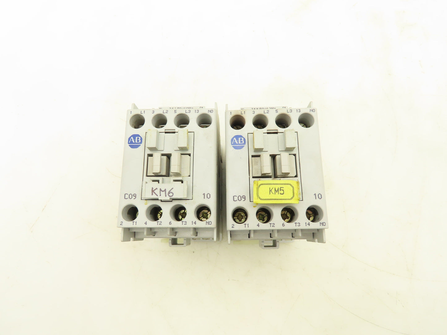 Allen-Bradley 100-C09*10 Contactor 600VAC 25A 24V Coil Series A Lot Of 2