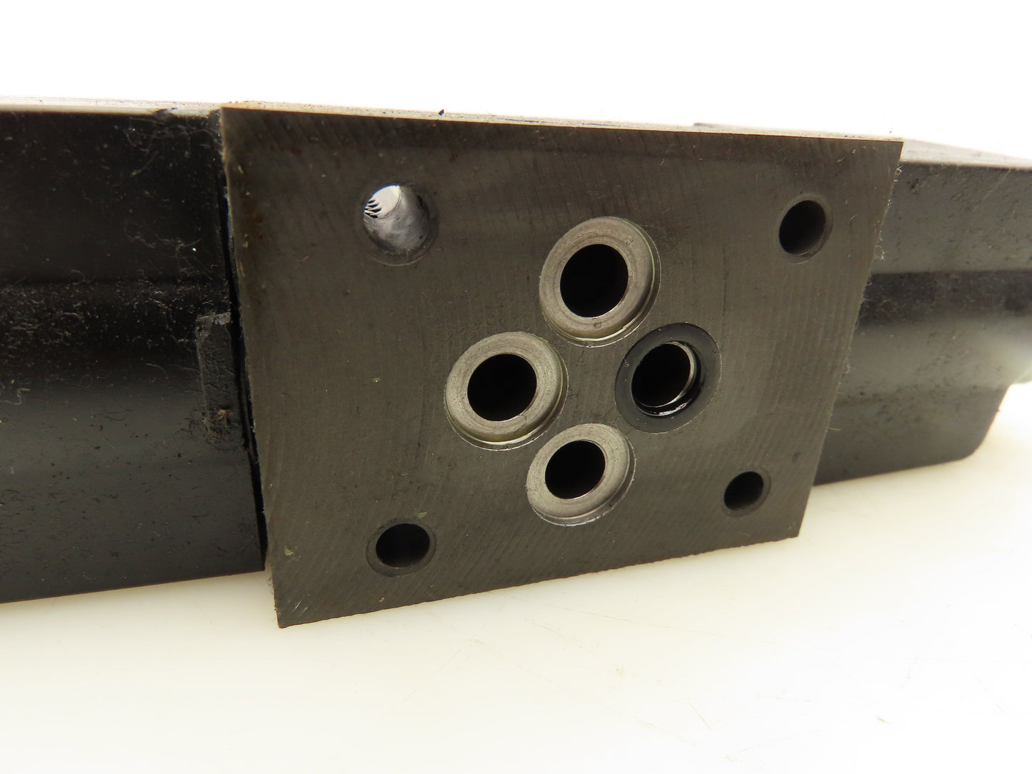 Daikin KSO-G02-4CA-30-CL Hydraulic Directional Control Solenoid Valve 110V