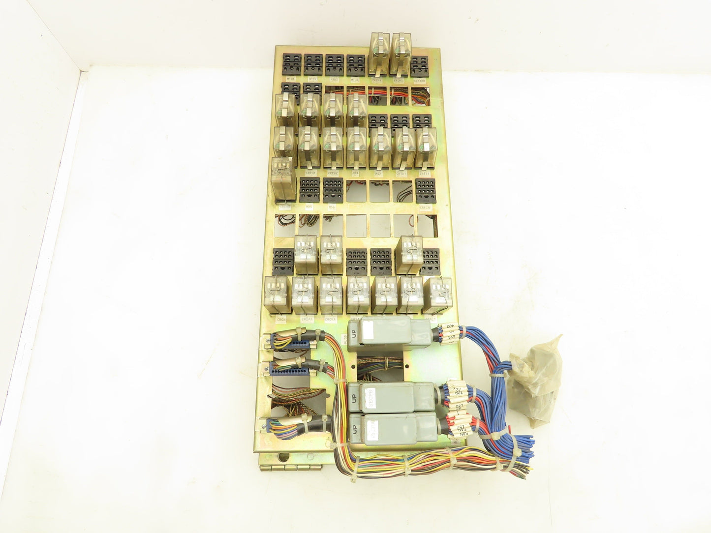 Okuma LC20-8808-2ST Machine Relay Control Panel Relays Sockets