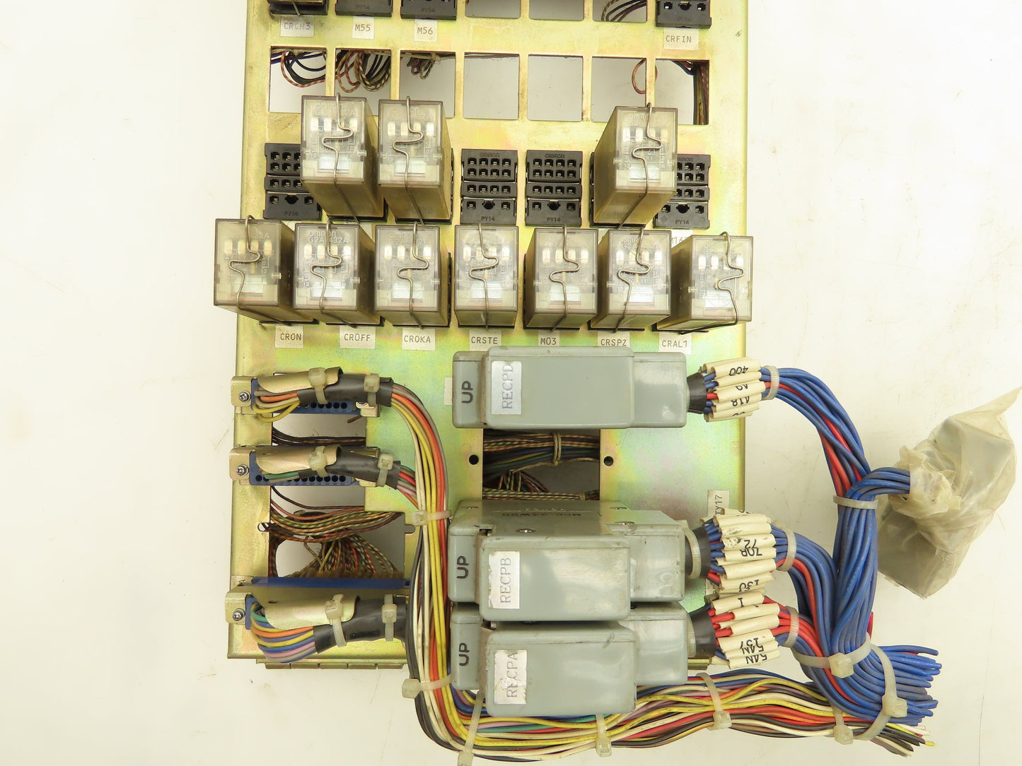 Okuma LC20-8808-2ST Machine Relay Control Panel Relays Sockets
