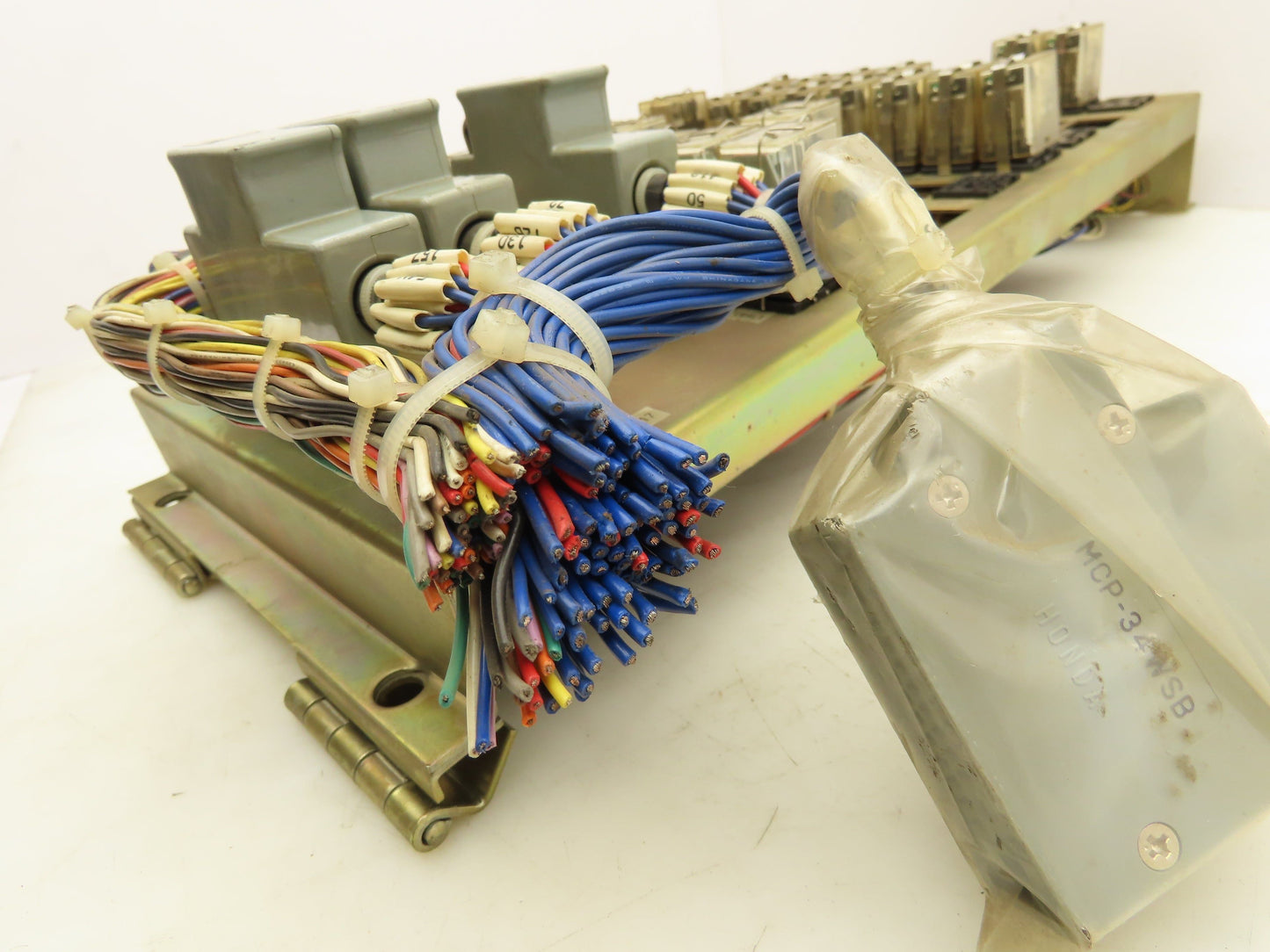 Okuma LC20-8808-2ST Machine Relay Control Panel Relays Sockets