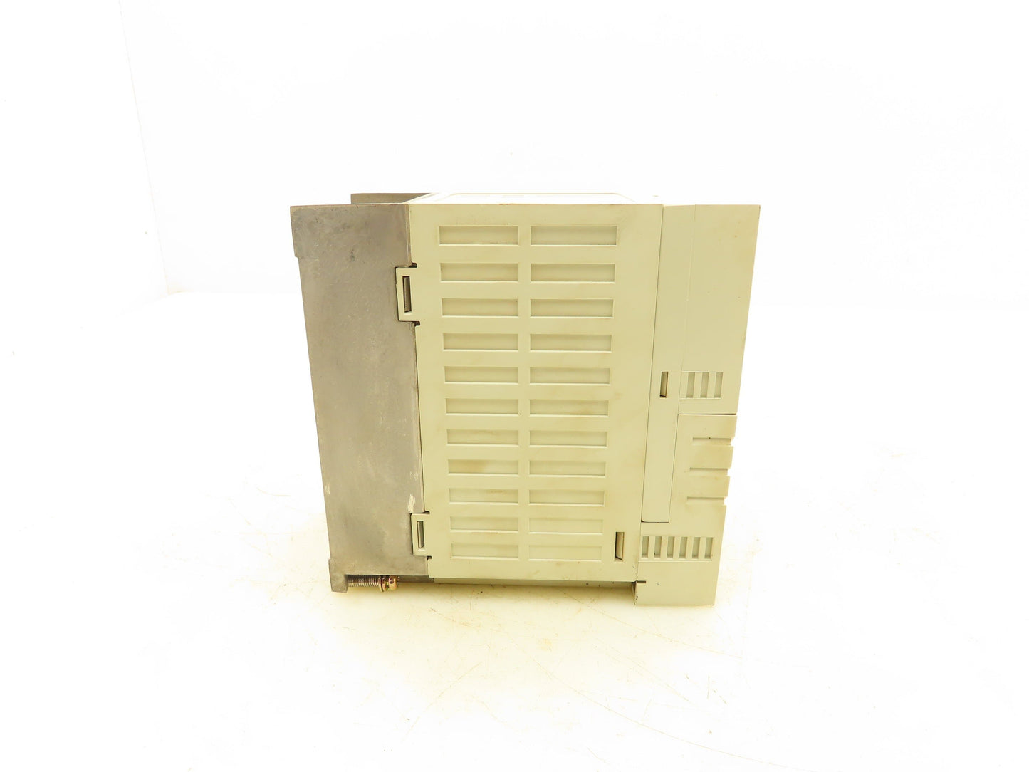 LS Industrial SV008IG5A-2 Variable Frequency Drive 200-230V 6.6A 3PH 1.9KVA