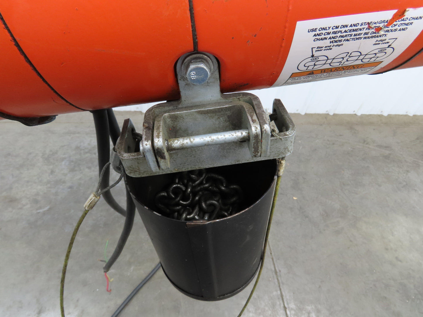CM Lodestar Electric Chain Hoist 1/8 Ton 32 FPM Variable Speed 9' Lift 460V
