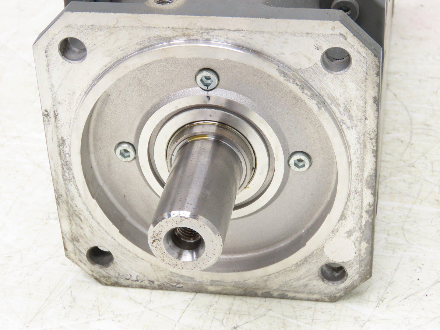 Siemens 1FT6086-8AH71-1AK3 Servo Motor 333V 7900 RPM 3PH Encoder IC2048S/R B25