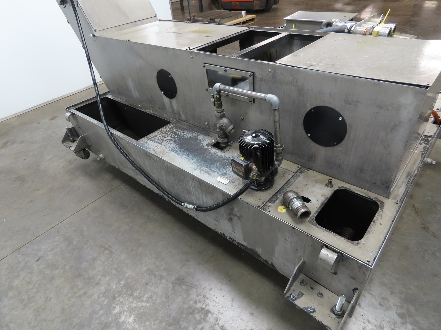 Syst Scraper Belt Chip Conveyor Coolant Recovery 3-Pump Filtration Tank