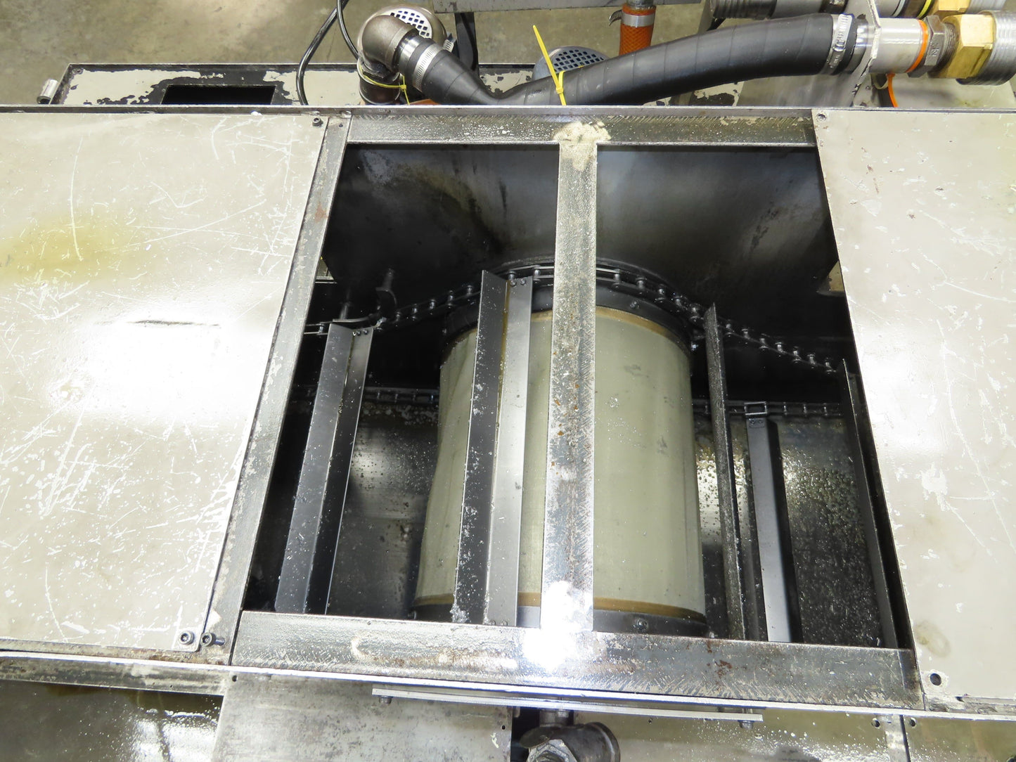 Syst Scraper Belt Chip Conveyor Coolant Recovery 3-Pump Filtration Tank