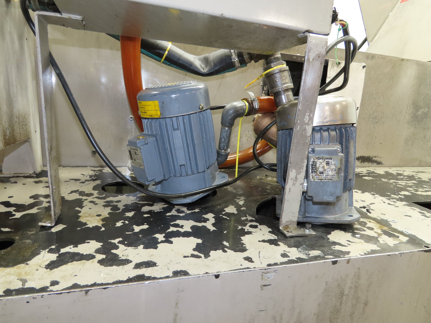 Syst Scraper Belt Chip Conveyor Coolant Recovery 3-Pump Filtration Tank