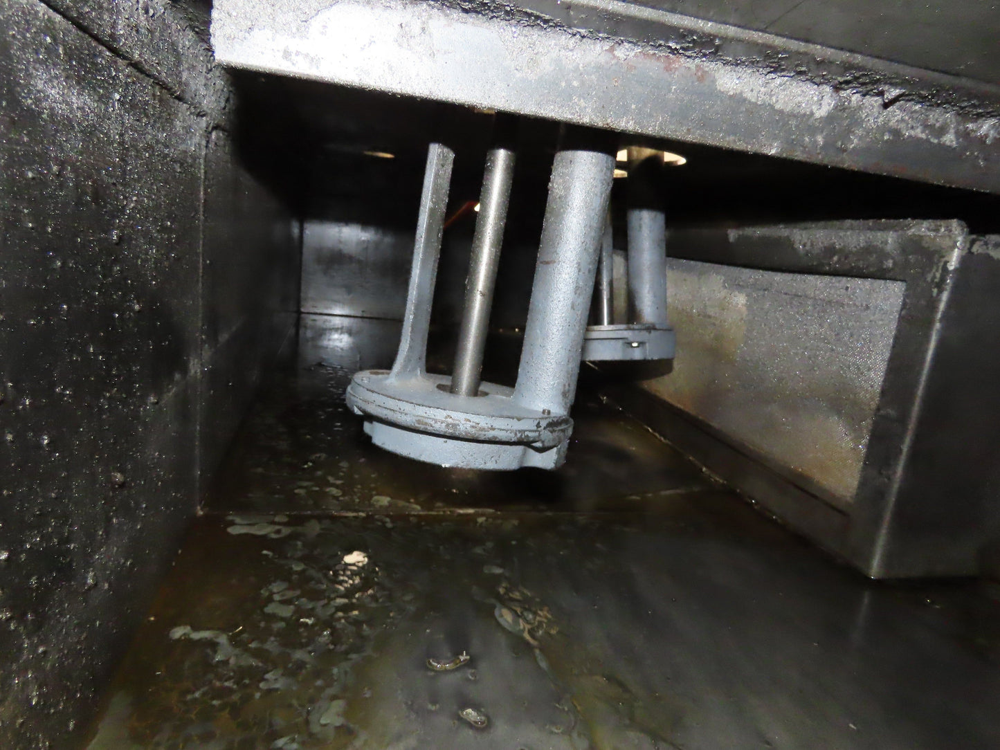 Syst Scraper Belt Chip Conveyor Coolant Recovery 3-Pump Filtration Tank