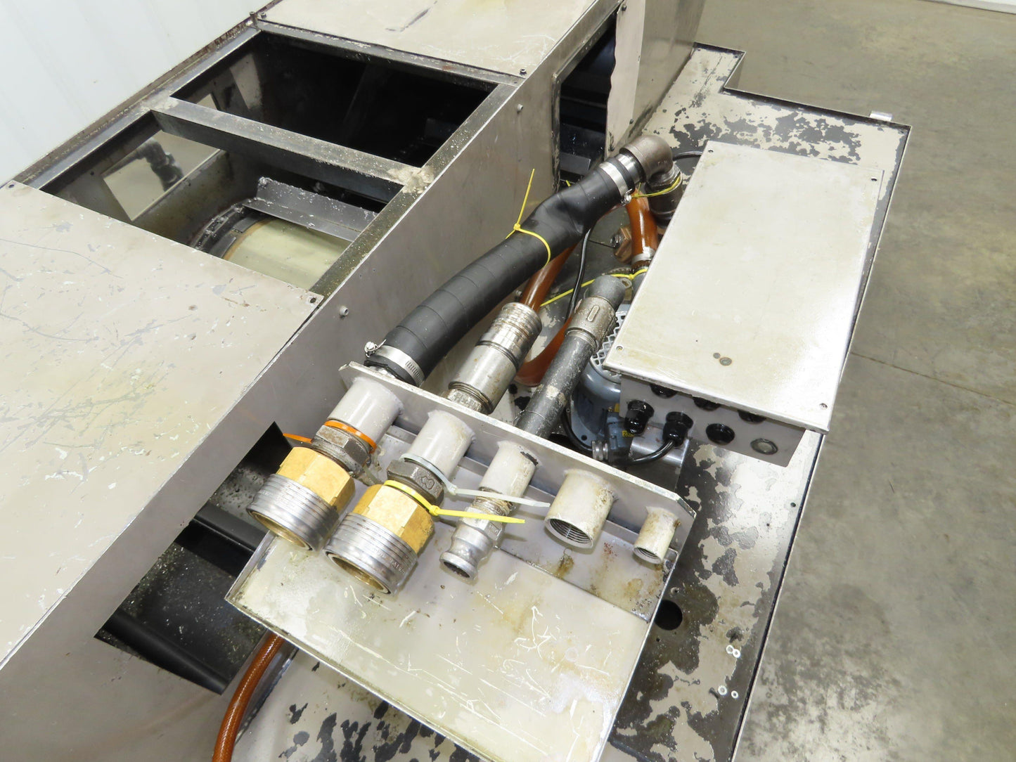Syst Scraper Belt Chip Conveyor Coolant Recovery 3-Pump Filtration Tank