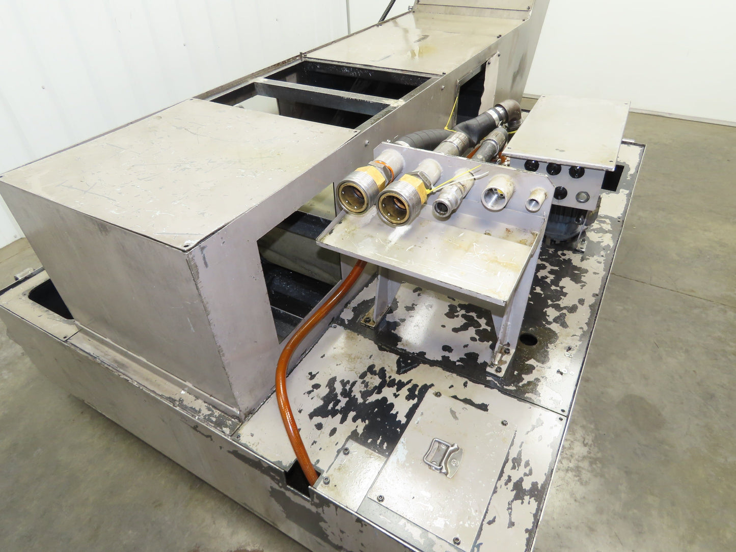 Syst Scraper Belt Chip Conveyor Coolant Recovery 3-Pump Filtration Tank