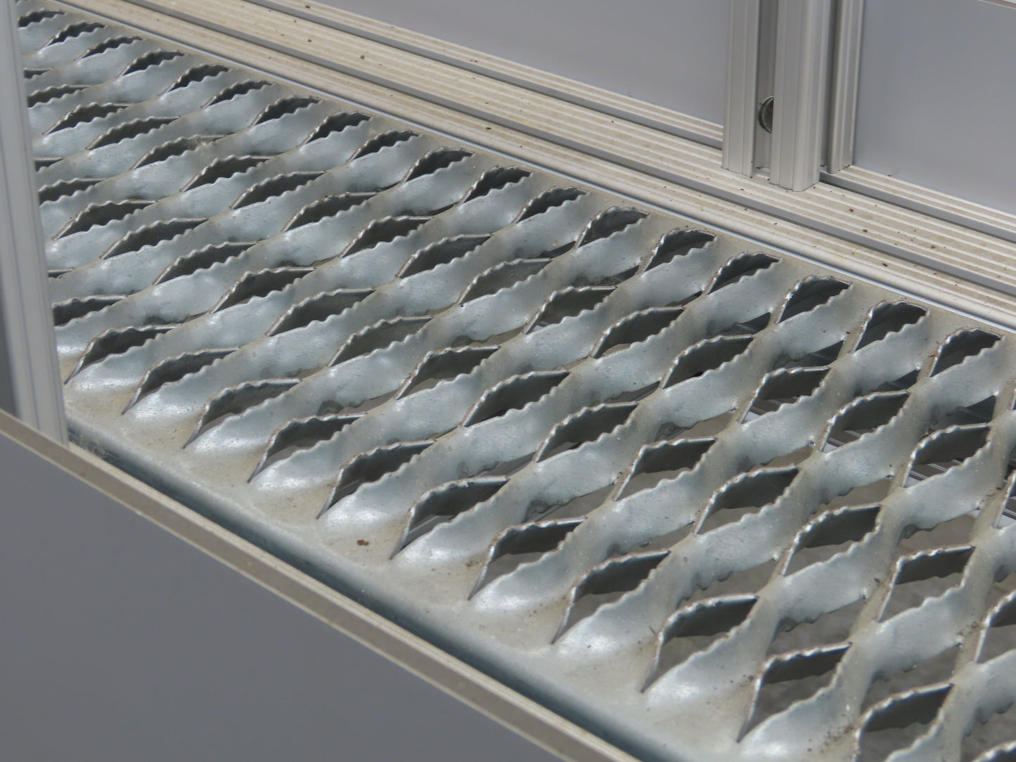 Parco Crossover Bridge Ladder Conveyor Walkover 40" Tall 47" Wide Aluminum