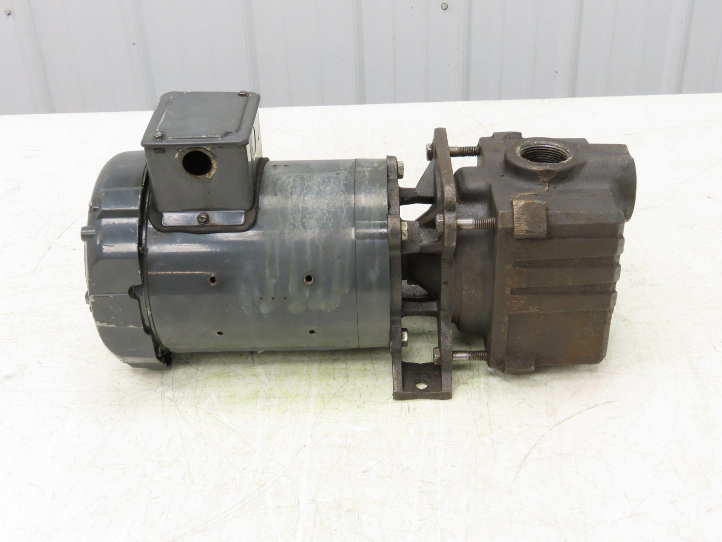 AMT 285P-95 Cast Iron Centrifugal Pump 1.25" NPT 65gpm 3/4Hp 230/460V 3PH