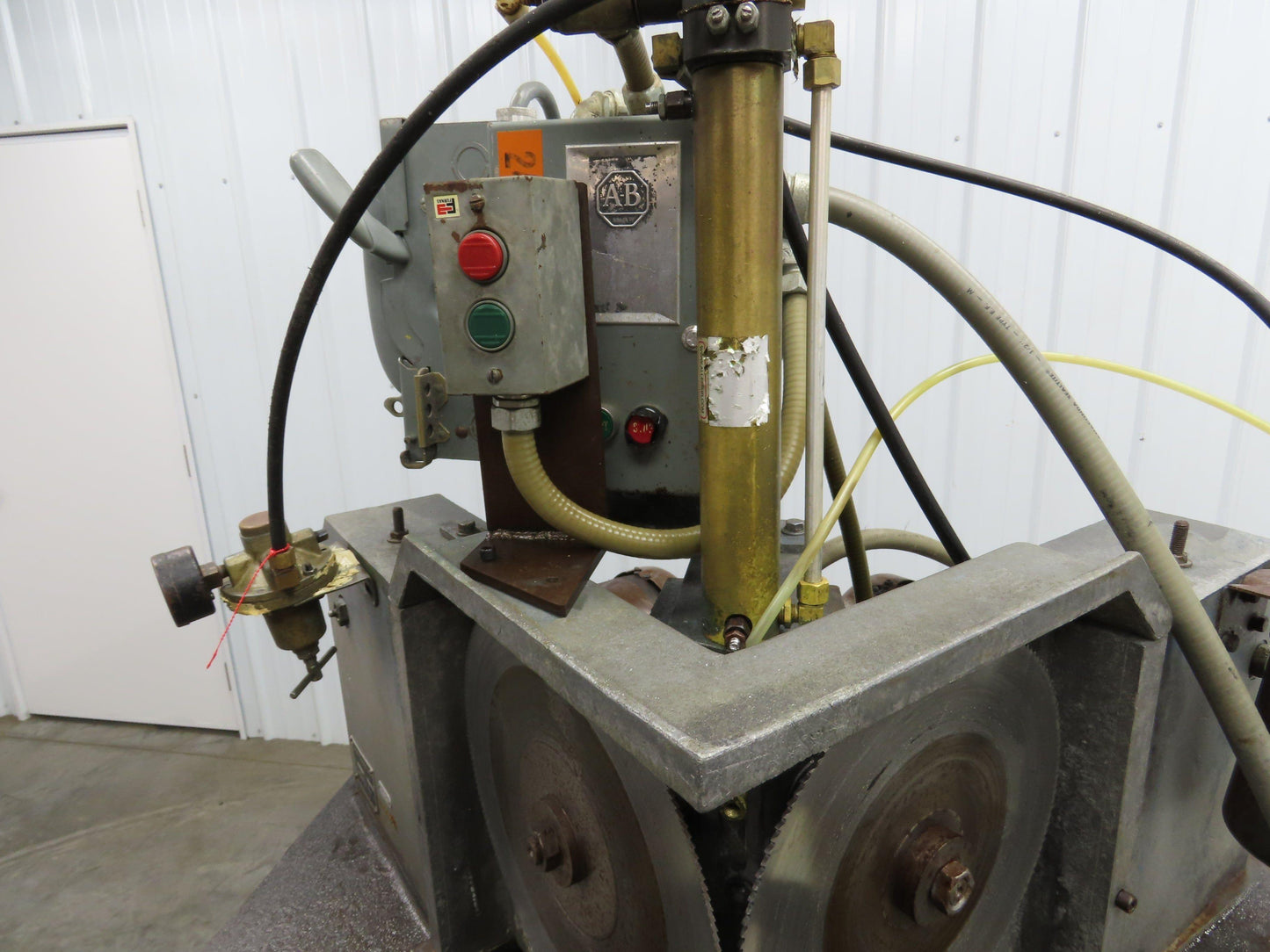 LeTarte EM11KA Aluminum Double Miter Saw 1.5HP Motors Dual Blades 230/460V 3Ph