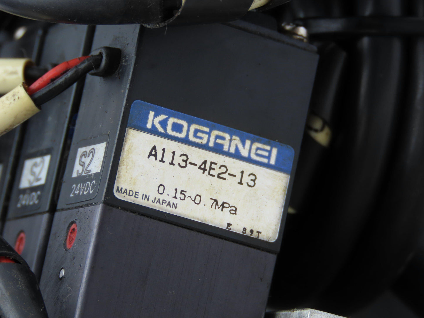 Koganei A113-4E2-13 Pneumatic Solenoid Valve 10-Station Manifold 24V