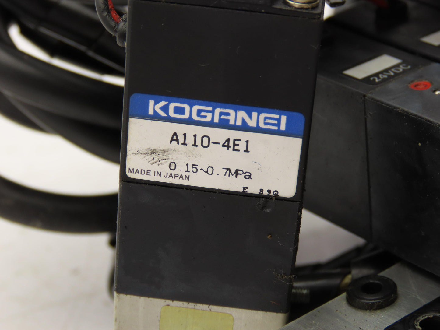 Koganei A113-4E2-13 Pneumatic Solenoid Valve 10-Station Manifold 24V