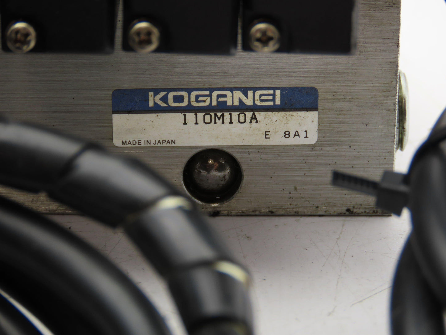 Koganei A113-4E2-13 Pneumatic Solenoid Valve 10-Station Manifold 24V