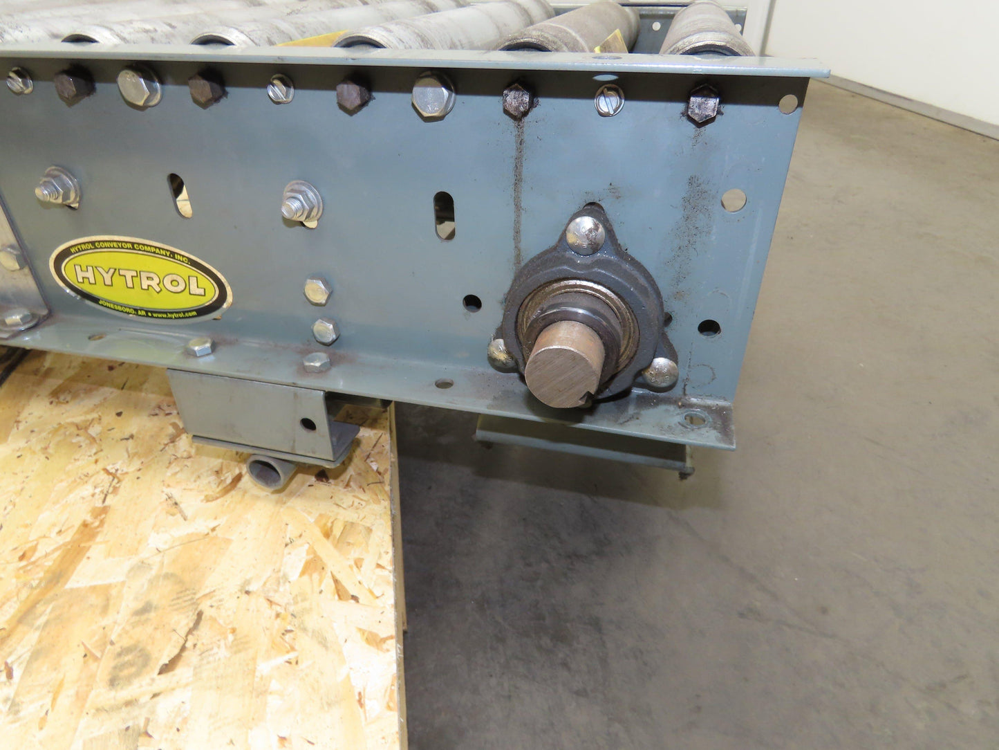Hytrol 18" x 68" V-Belt Live Roller 45° Curve Conveyor 15" BF 18" Section