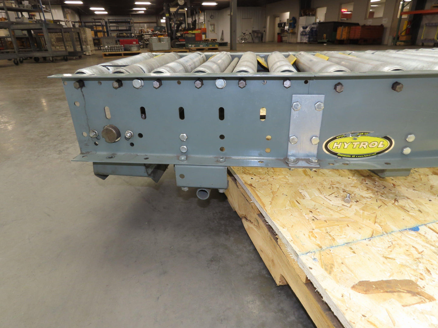Hytrol 18" x 68" V-Belt Live Roller 45° Curve Conveyor 15" BF 18" Section
