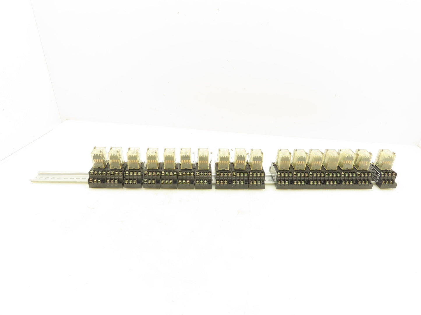 Omron MY4N Socket Relay TP514X2 5A 110V w/Base Lot of 17