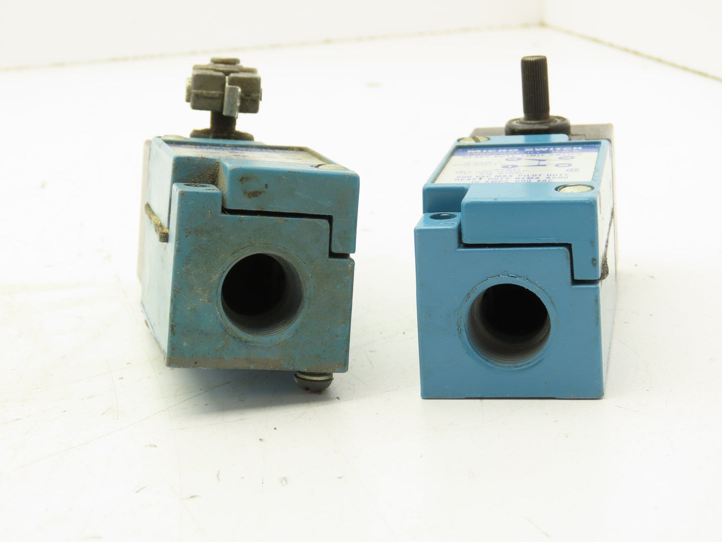 Micro Switch LSA1A MDL B Heavy Duty Limit Switch 600V 10A Lot of 2