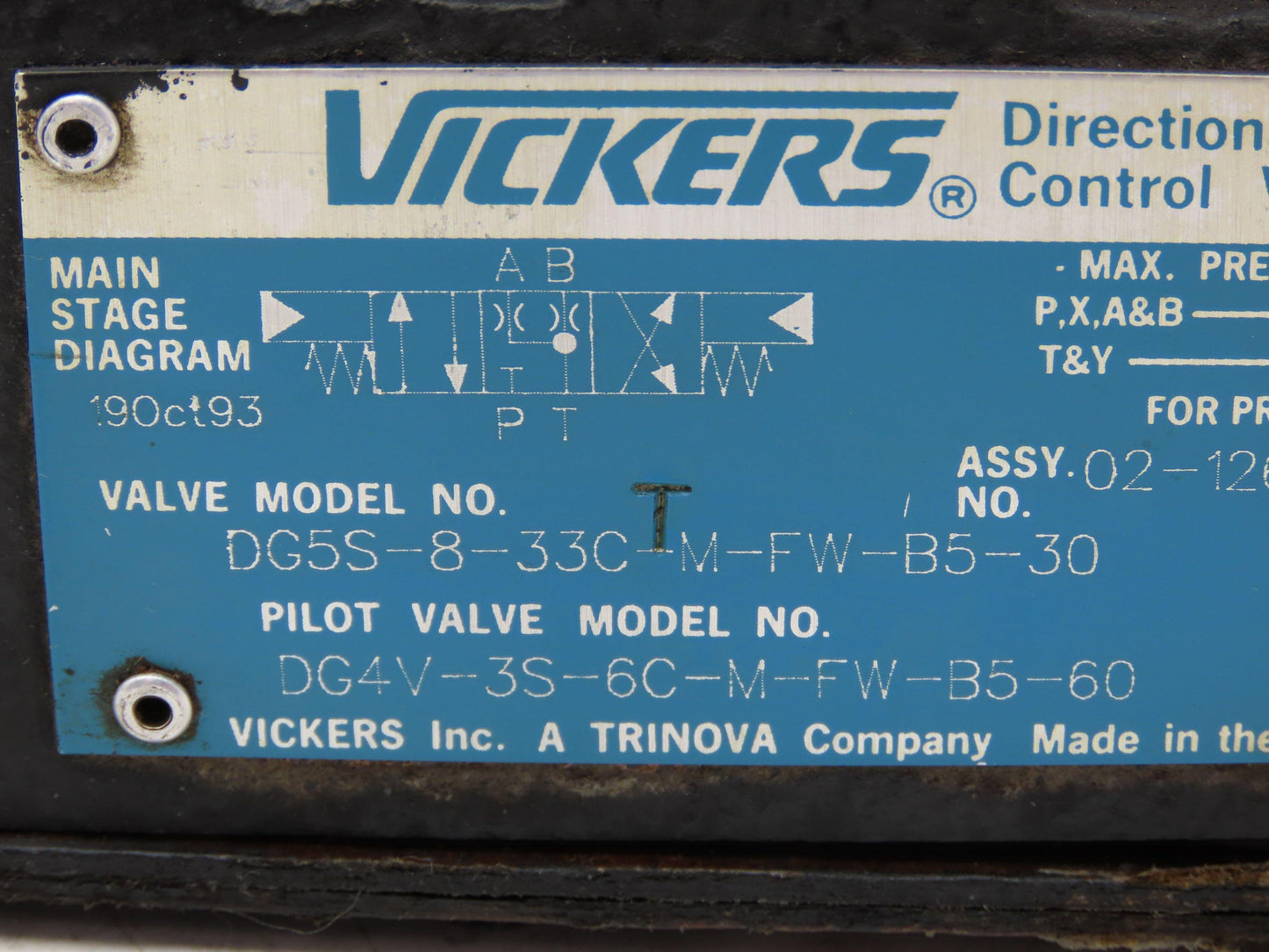 Vickers DC4V-3S-6C-M-FW-B5-60 Directional Pilot Valve 3000PSI 120V 1/2" Npt