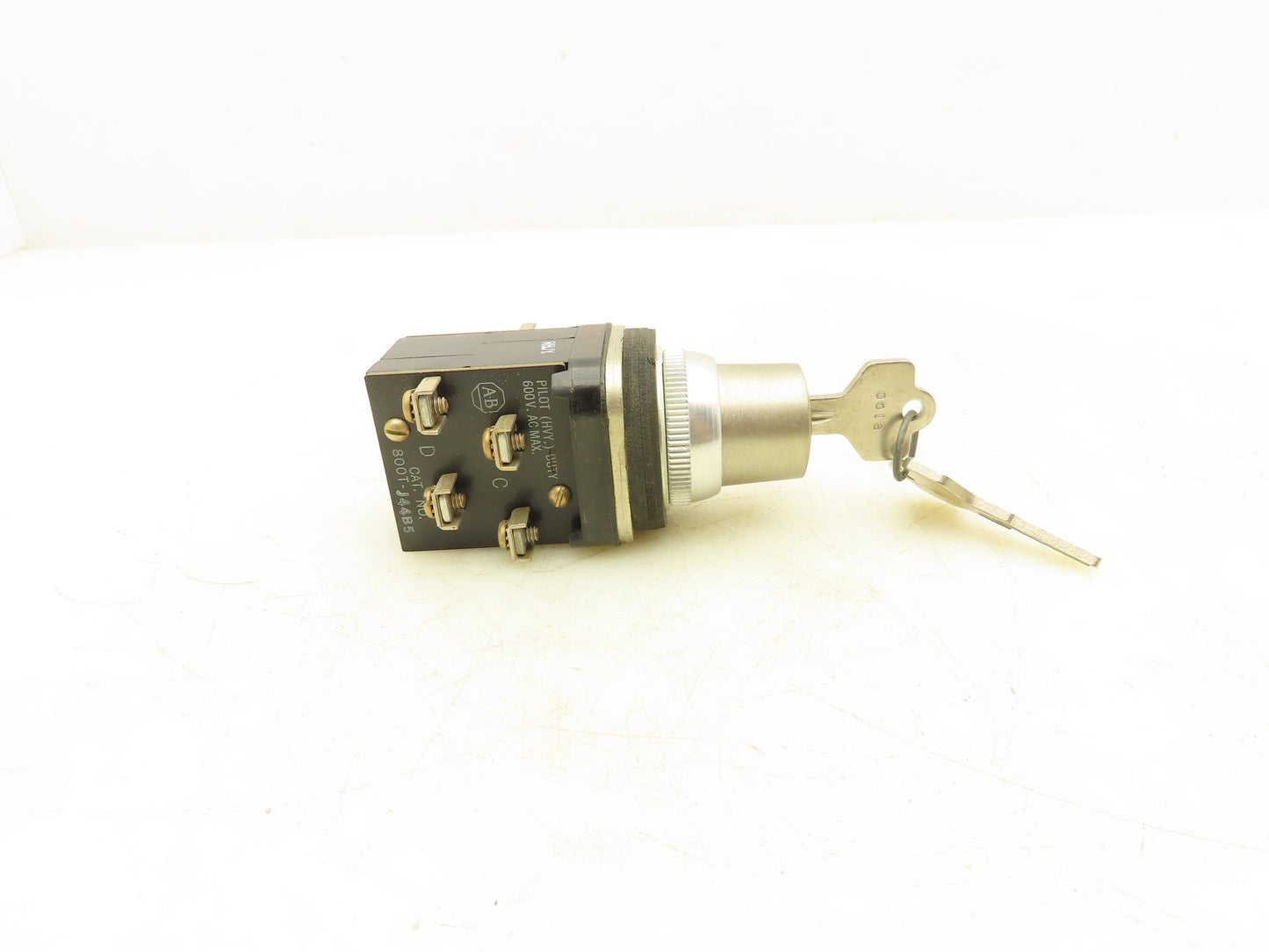 Allen Bradley 800T-J44B5 Keyed Selector Switch 3 Position Maintained 30mm