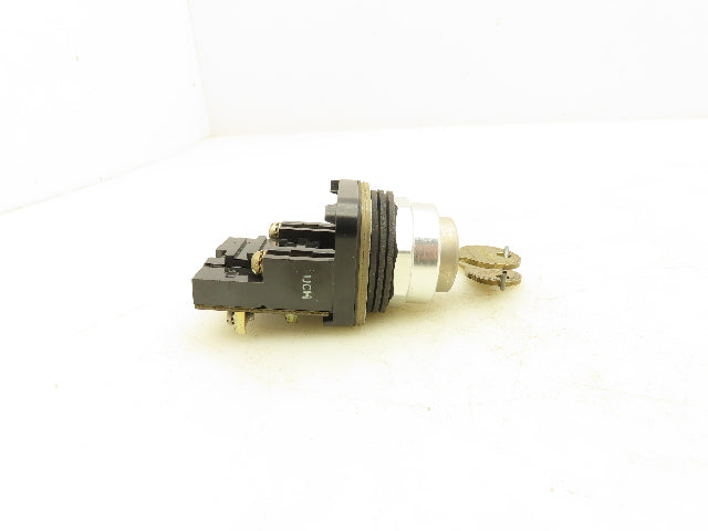 Allen Bradley 800T-NX191B Cylinder Lock Push Button 30 mm Ser A 1 NO 1 NC Keyed